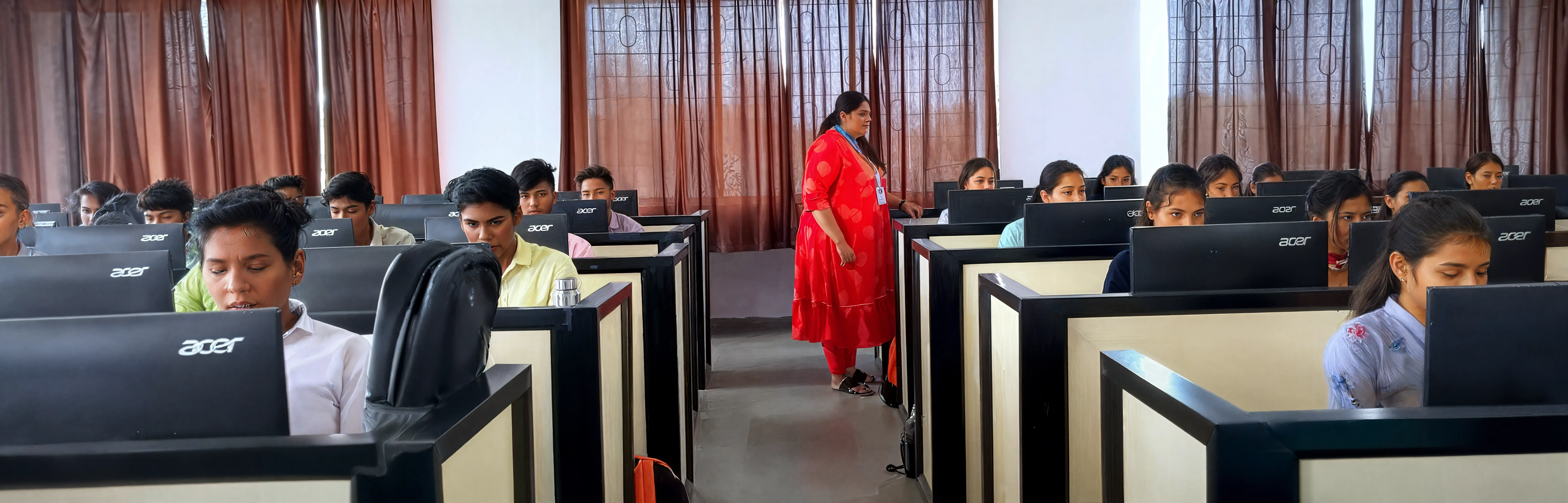 Dr Ambedkar College Nagpur lab photo 2